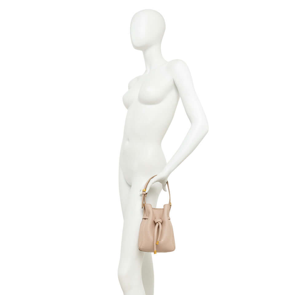 Borsa SIENNA di Gianni Chiarini, in pelle double con silhouette morbida, perfetta per look casual e sofisticati.