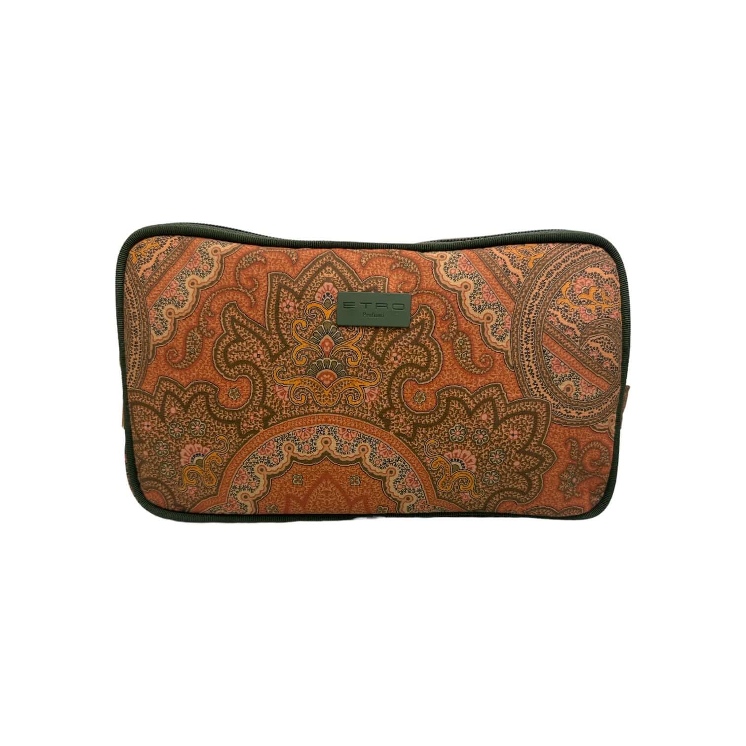 Necessaire con maniglia ETRO in design colorato, ideale per organizzare accessori da viaggio, misure 26x16x9 cm.