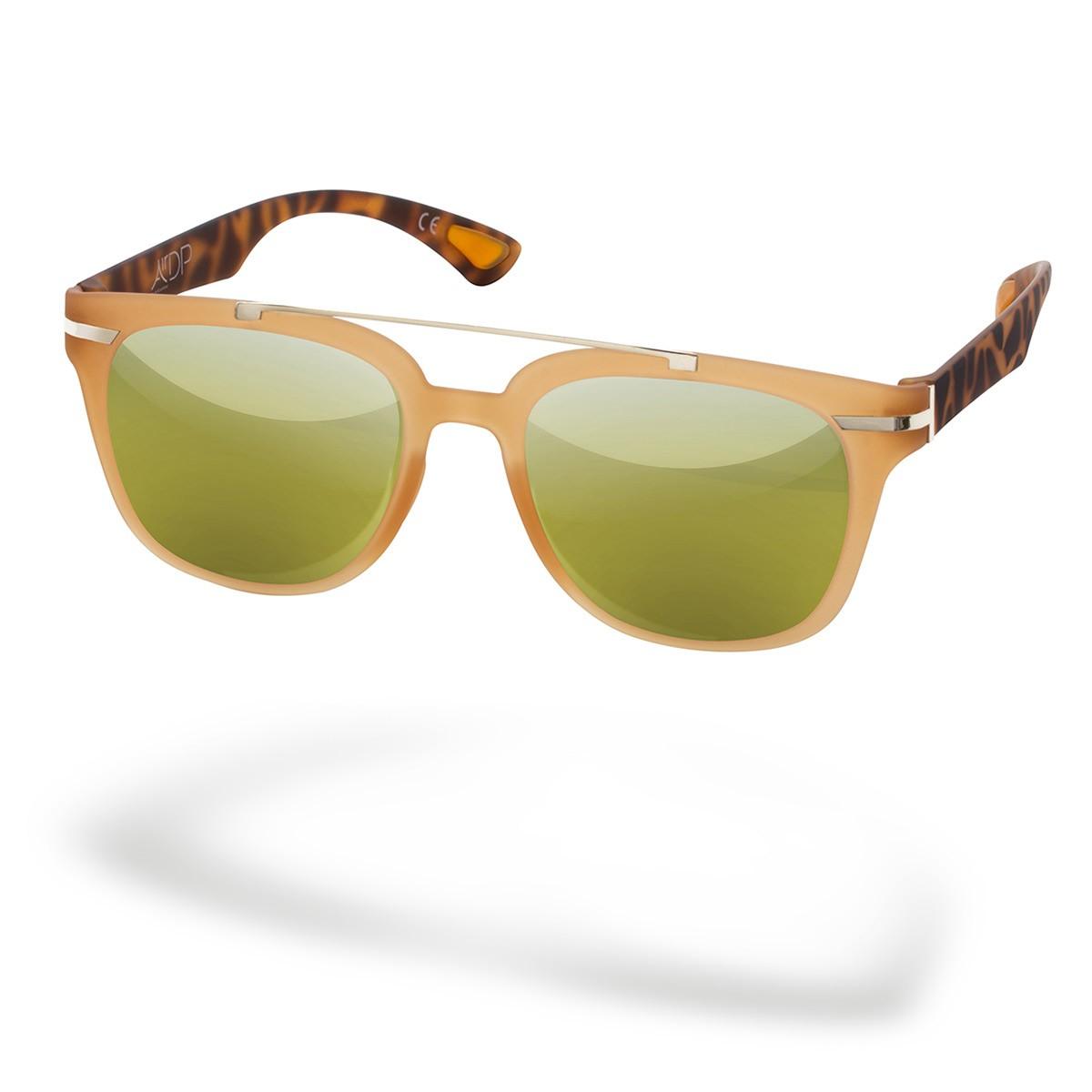 DAIVA C3 sunglasses with elegant design, featuring green lenses and a stylish tortoiseshell pattern.