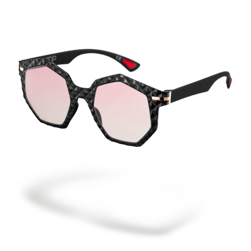 MARTA C1 occhiali da sole donna con forma squadrata e lenti rosa sfumate, design elegante e moderno.