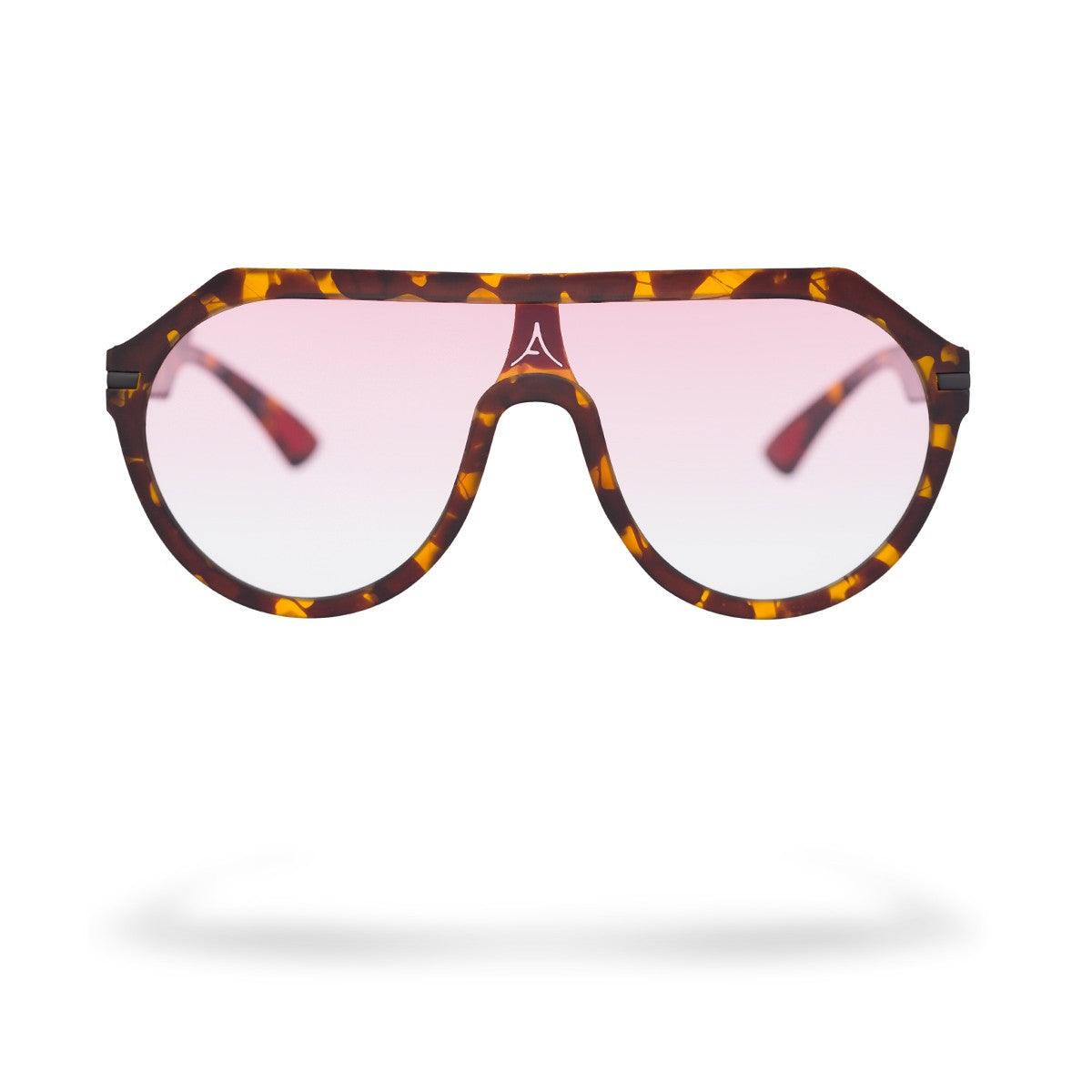 LION C2 occhiali da sole con forma avvolgente e linee decise della collezione Happy, dinamici e accattivanti.