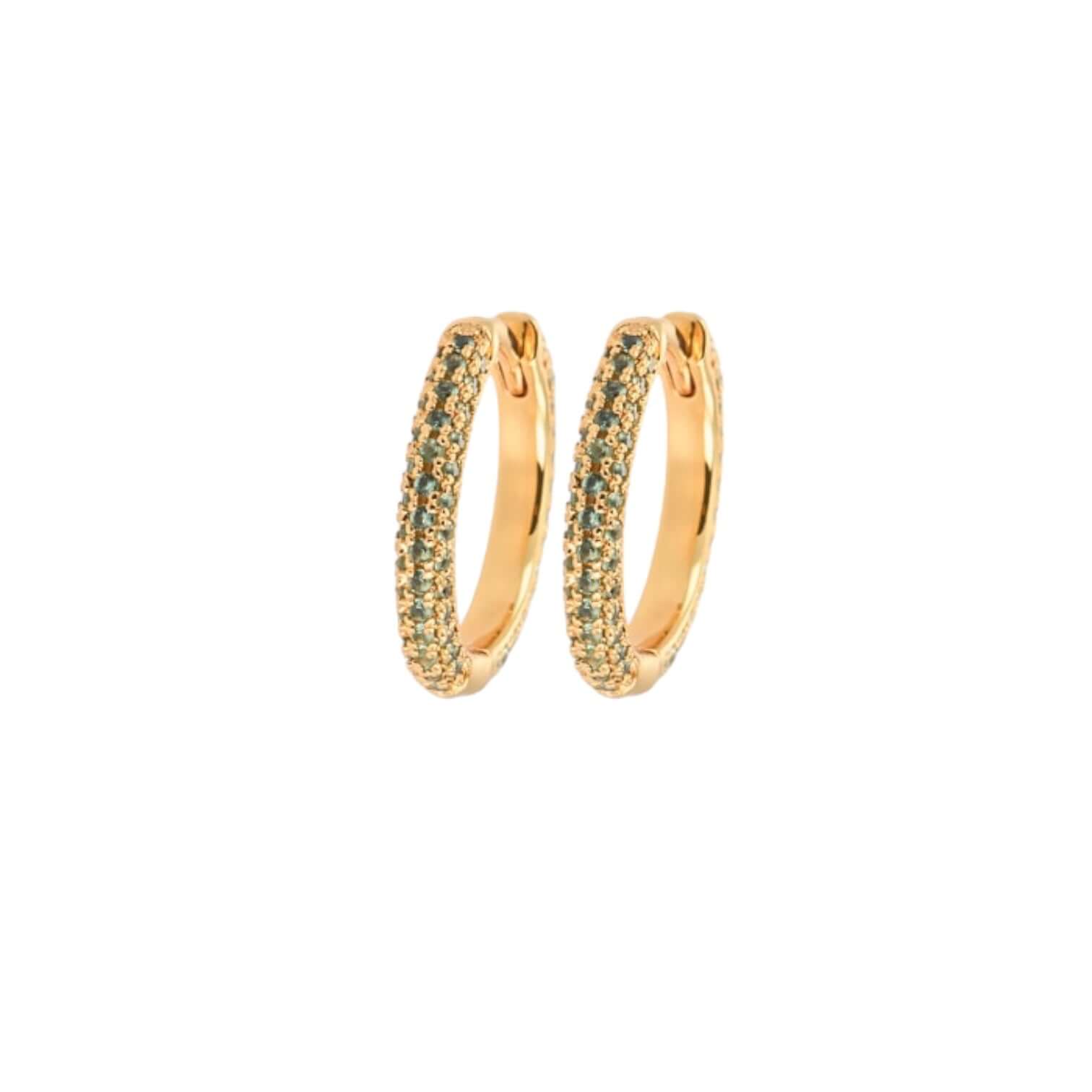 Orecchini cerchi medi in ottone placcato oro 18k, rivestiti in pietra menta, eleganza e stile per ogni occasione.