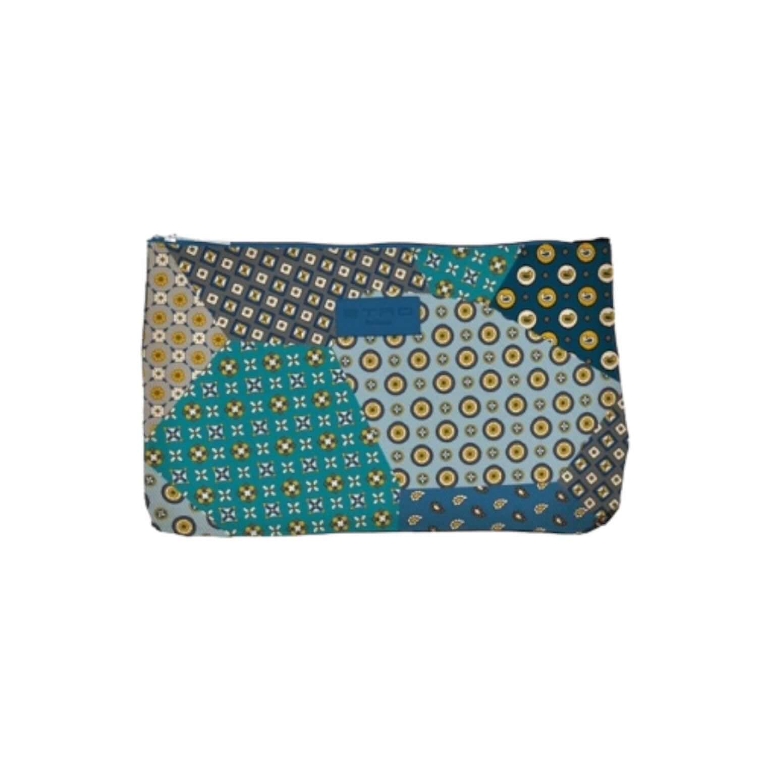 Pochette media in nylon lavabile con fantasia ETRO, chiusura zip, scomparto unico, dimensioni 21x12x2,5 cm.