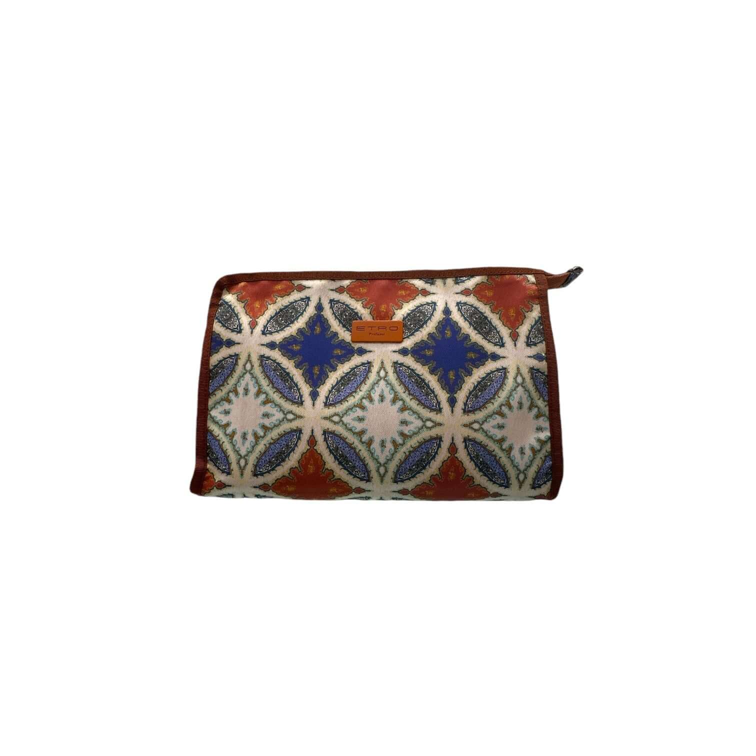Grande porta trucco ETRO in nylon con design decorativo, chiusura zip e dimensioni 25x15,5x4,5 cm.