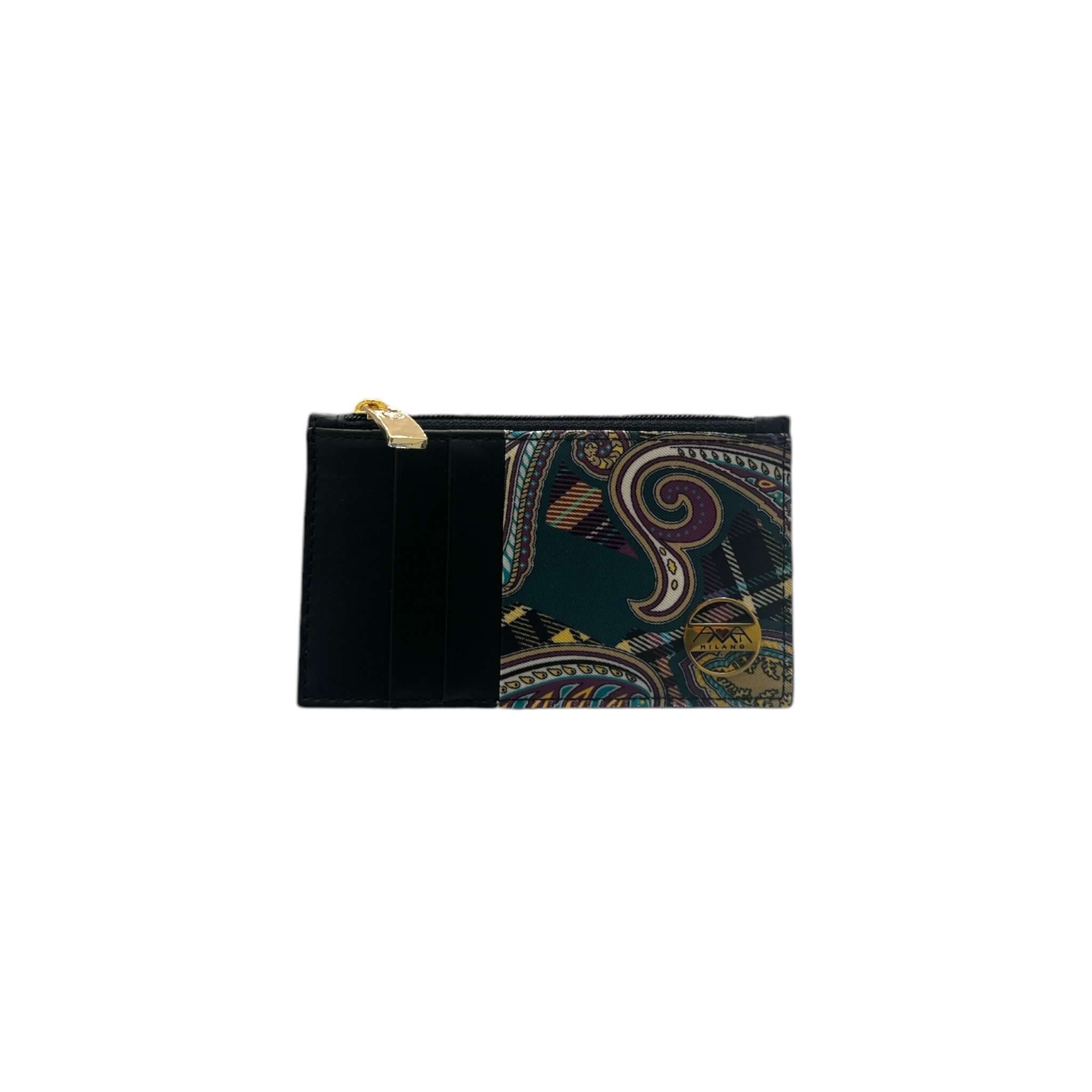 Portacarte con Zip di Amami Milano, design elegante con 6 scompartimenti e chiusura zip per carte e documenti.