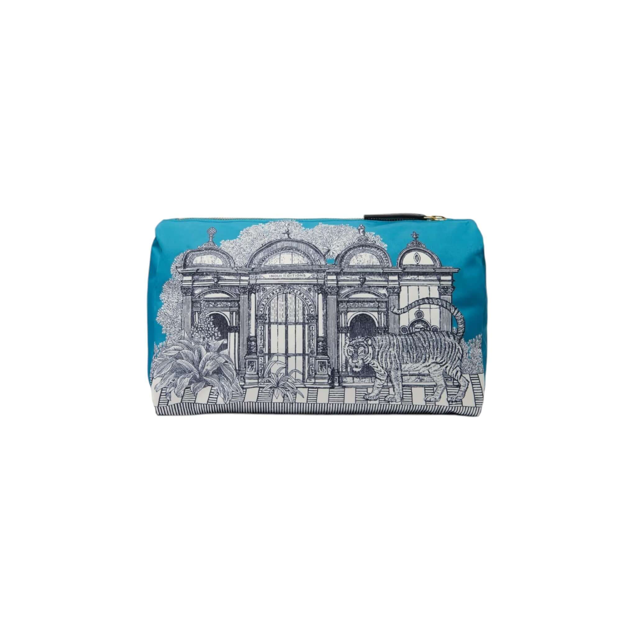 Trousse Mirage Media in light blue with intricate print, functional design, made from recycled polyester fabric.