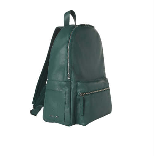 Zaino Micron in Pelle verde, modello moderno con tracolle regolabili e tasche, made in Italy.