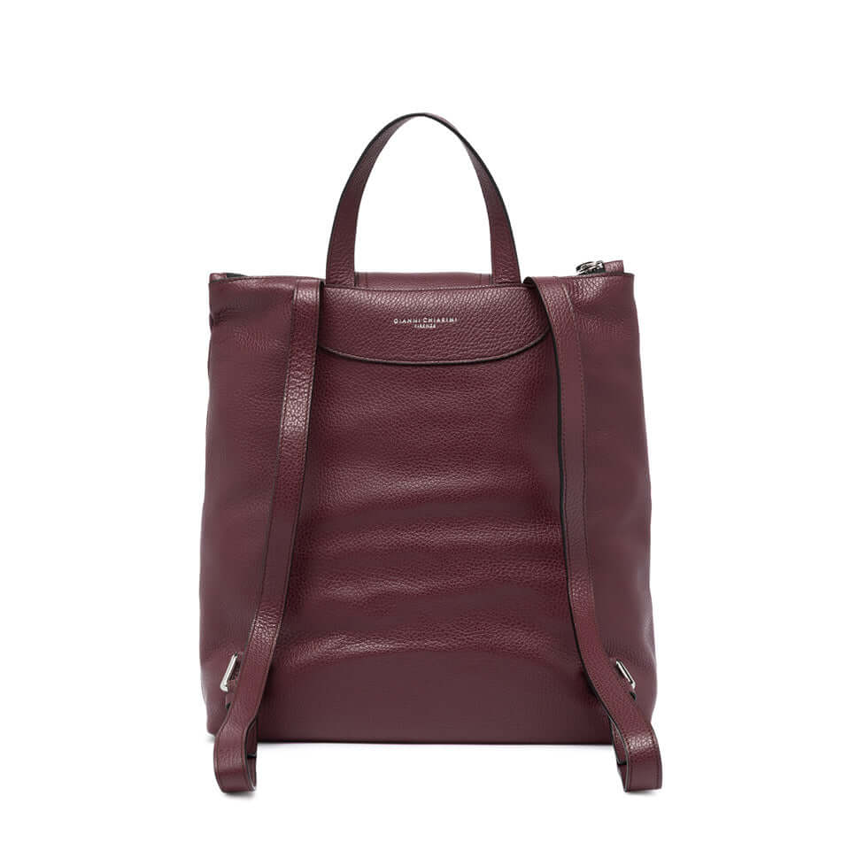 Zaino GIADA di Gianni Chiarini in pelle martellata, bordeaux, con manico e spallacci regolabili.
