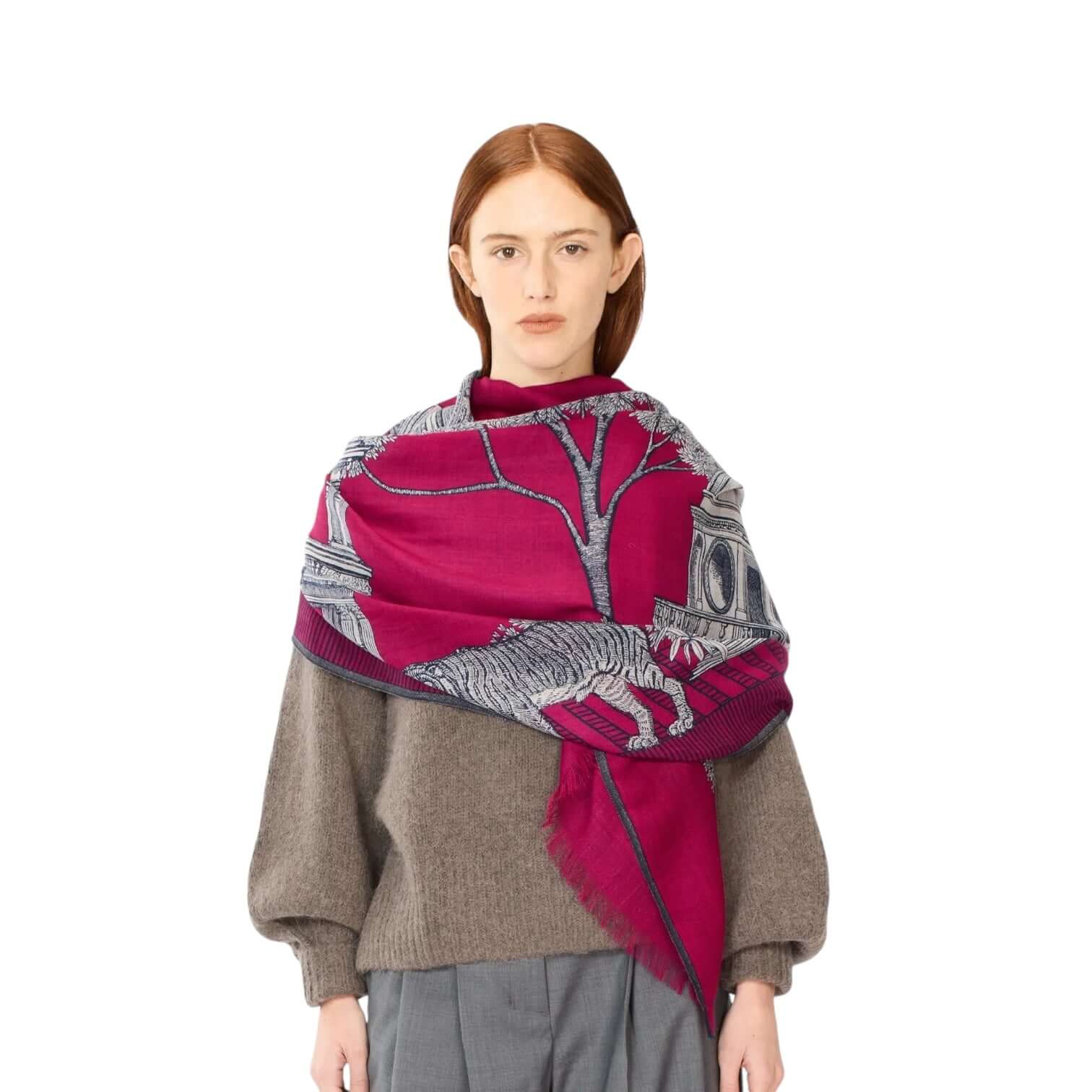 Sciarpa Mirage Fucsia leggera e comoda, con design unico e colori vivaci, ideale per ogni outfit.