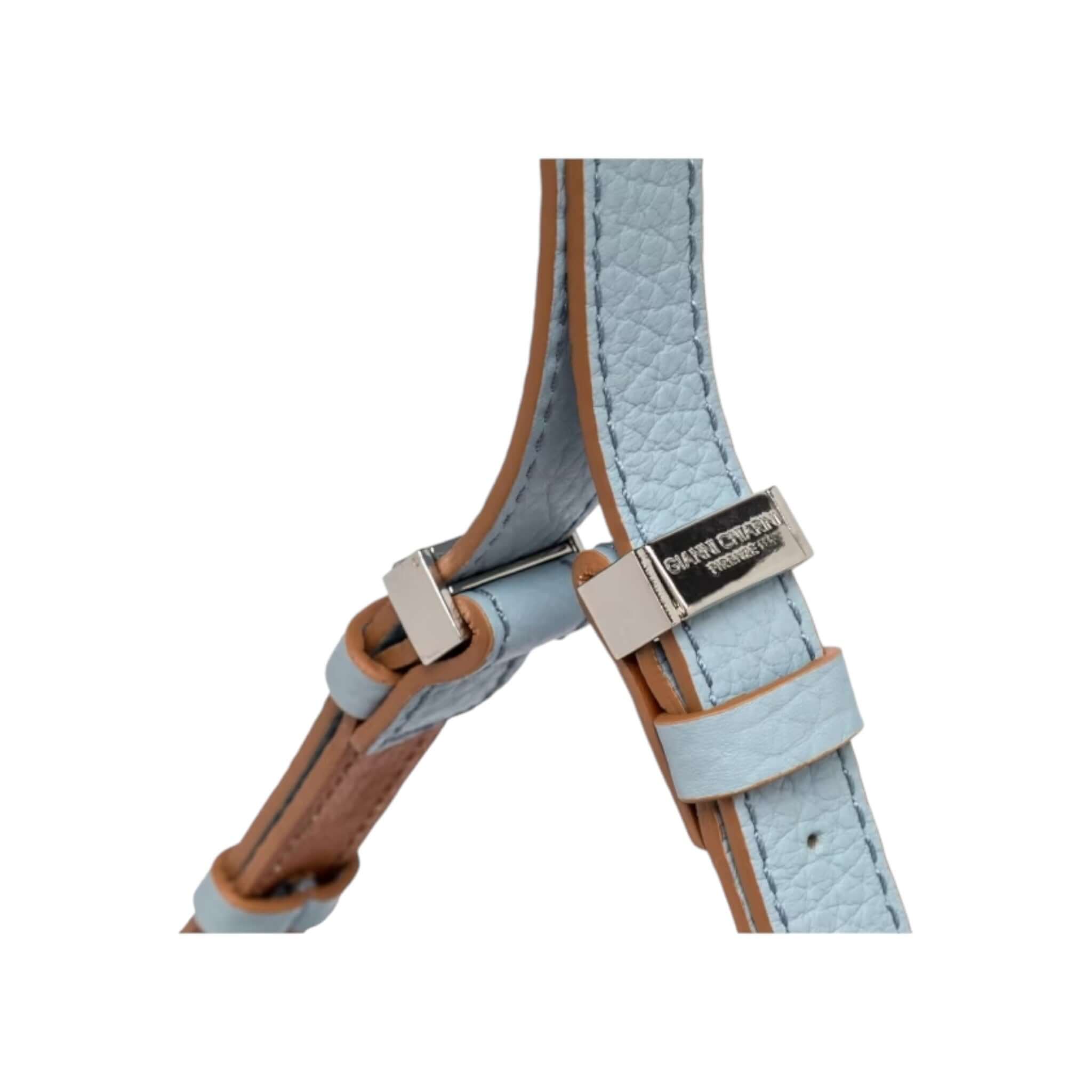 PENELOPE borsa Gianni Chiarini tracolla in pelle con dettaglio logato e chiusura pratica.