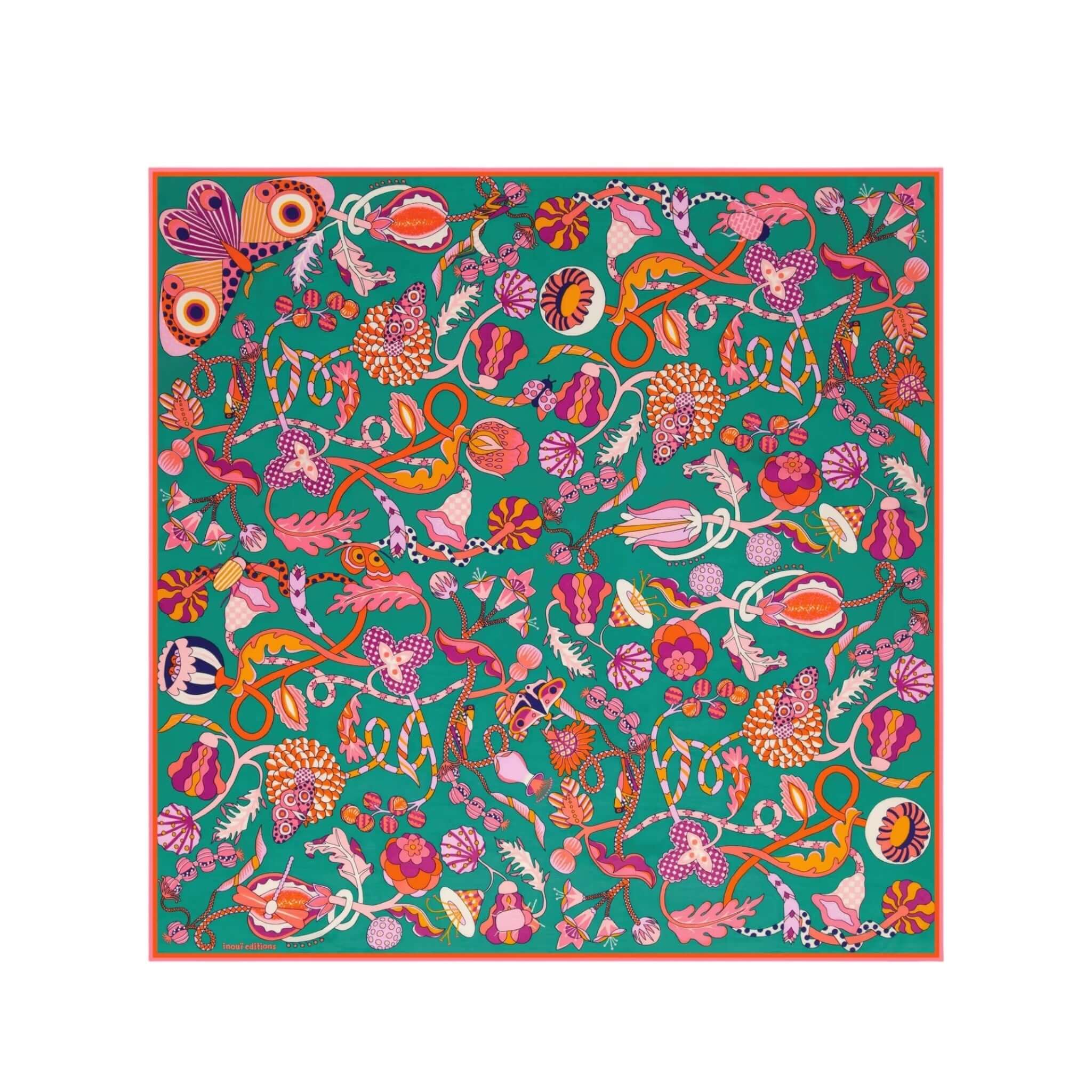 Foulard quadrato botanico colorato con design floreale su sfondo verde, ideale per accessori moda.