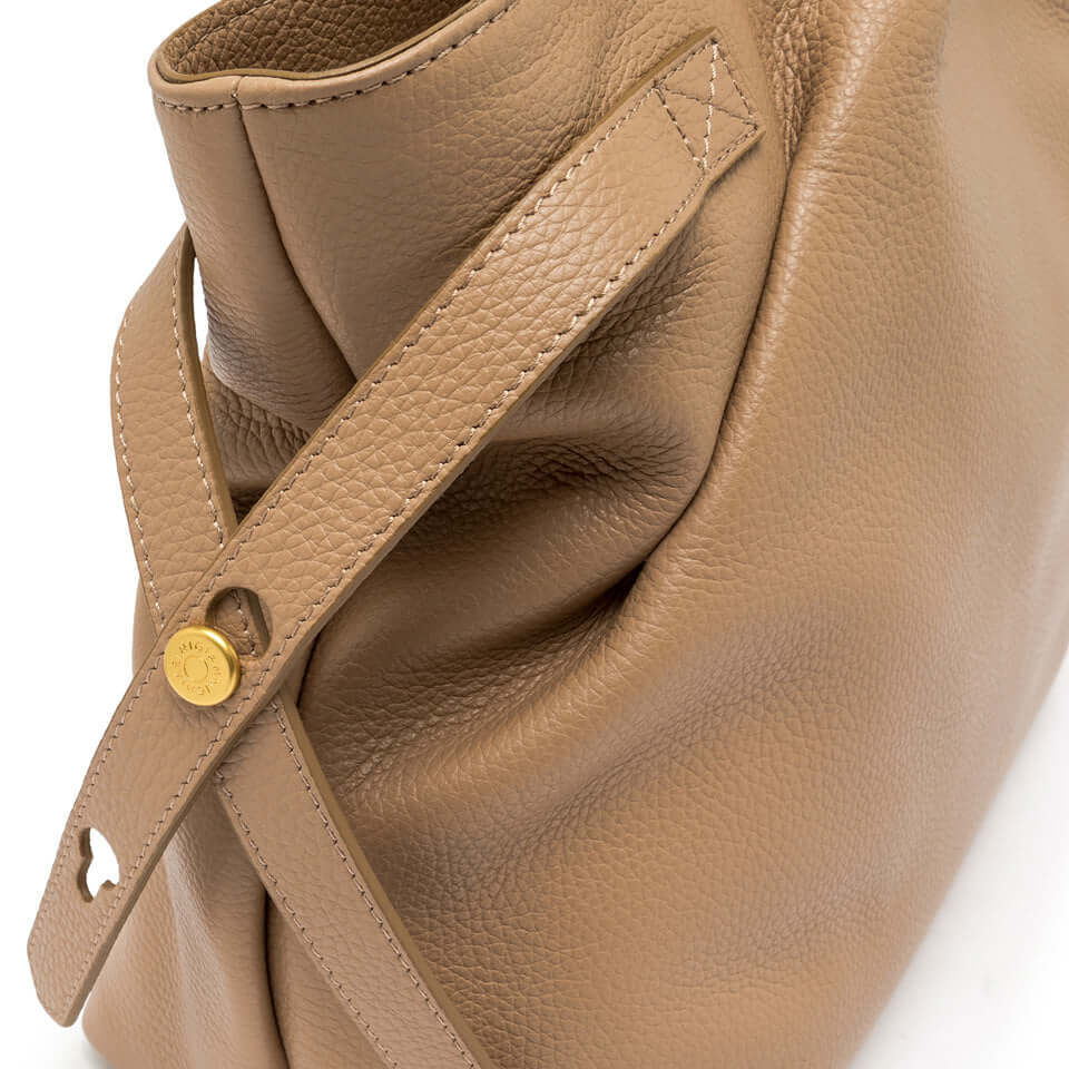 CLAUDETTE borsa in pelle martellata con dettagli in metallo, manici in pelle e lacci laterali. Gianni Chiarini.