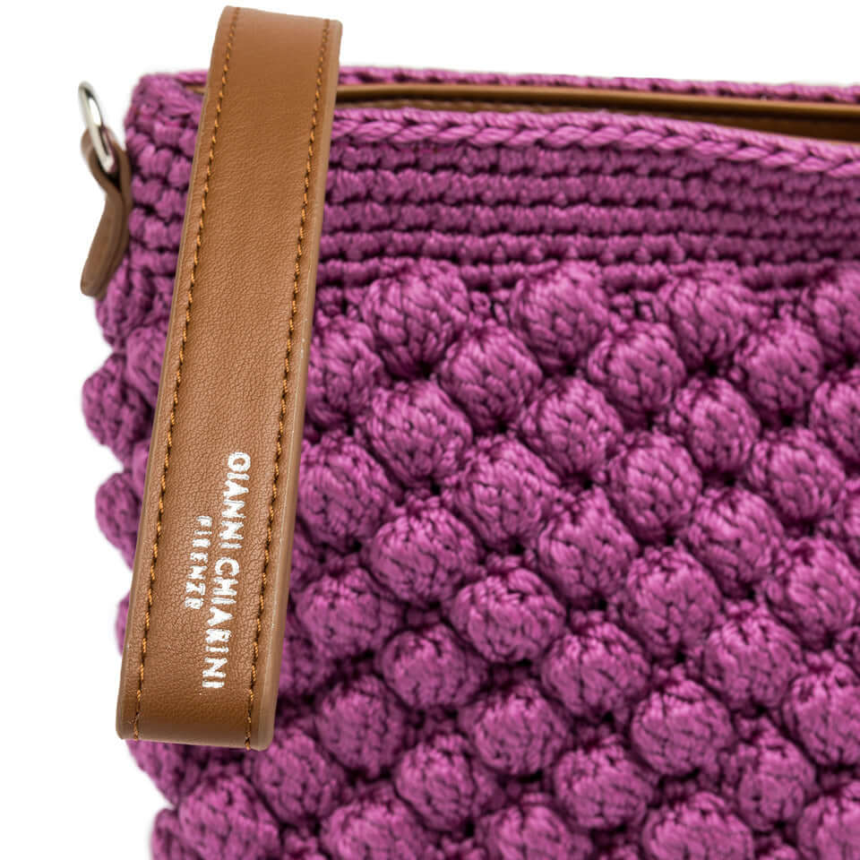 BELLA pouch by Gianni Chiarini Firenze in handmade bubble fabric, featuring a zip closure and adjustable strap.