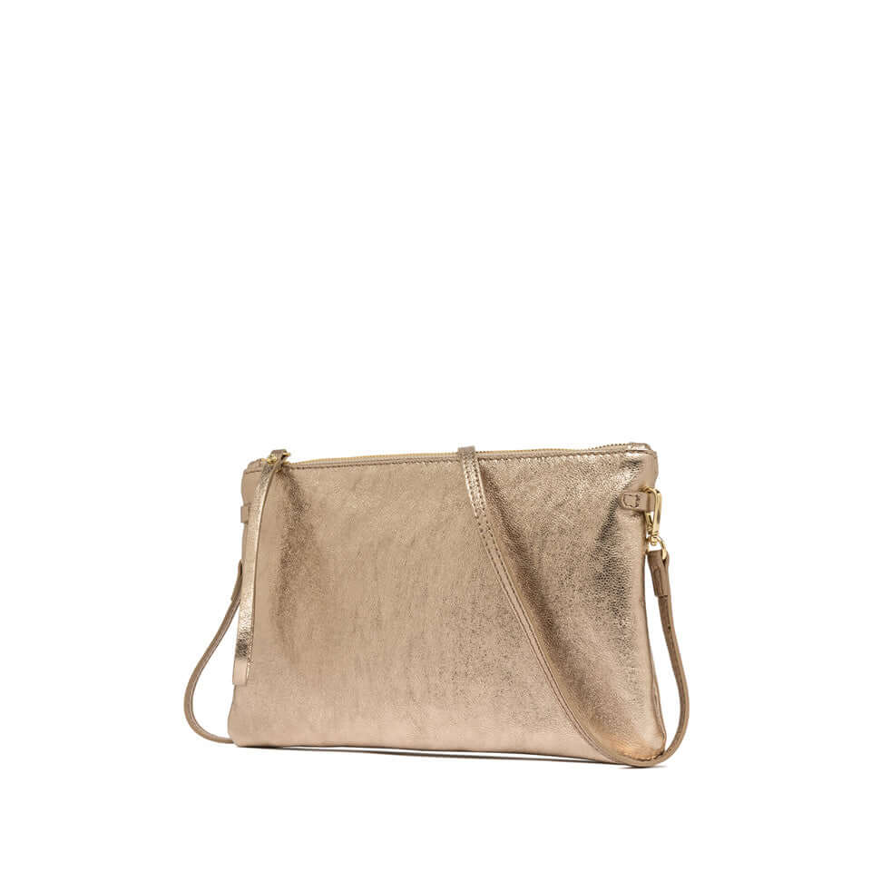 Clutch HERMY di Gianni Chiarini, in pelle martellata oro con tracolla removibile, elegante e giovanile.