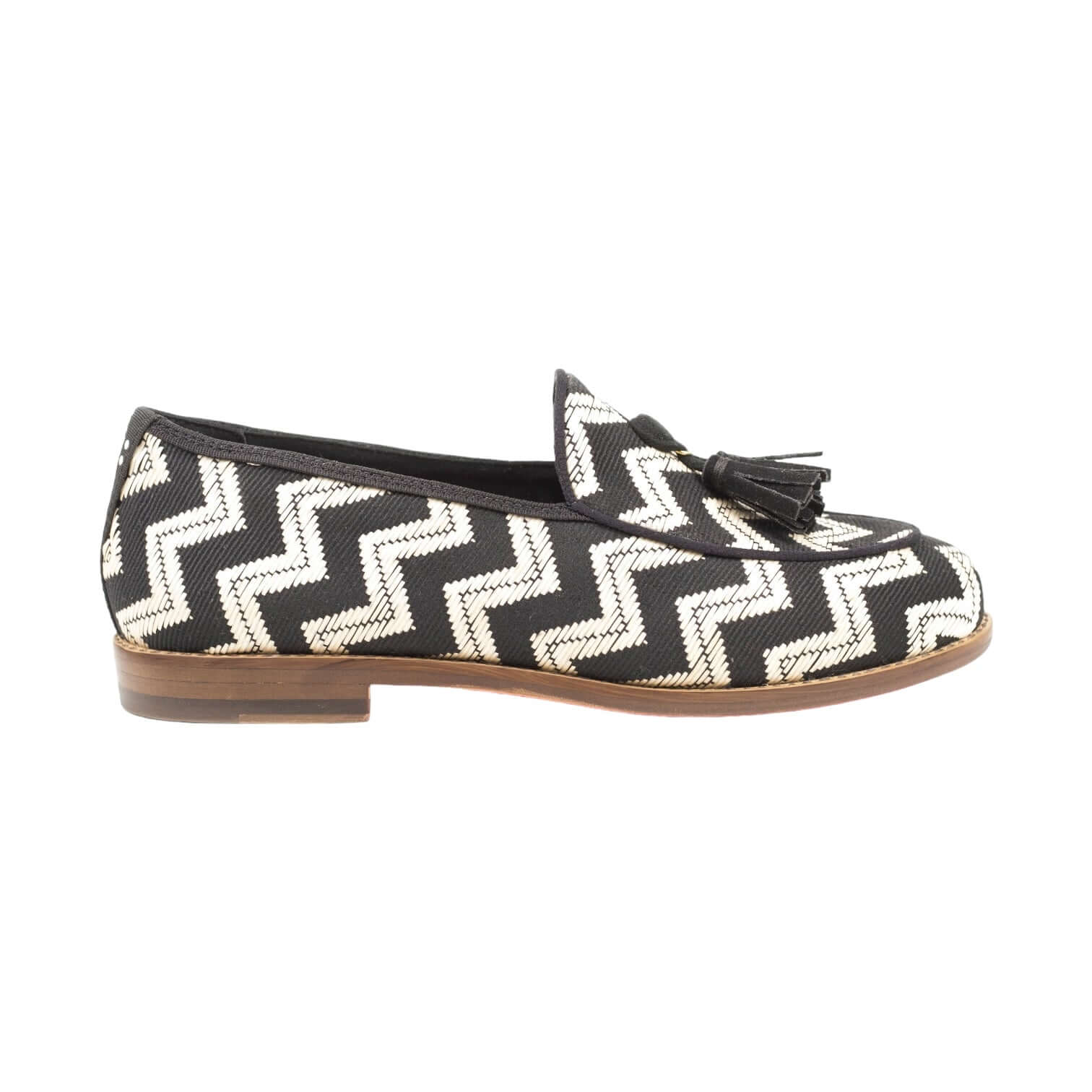 Mocassino Castanha, scarpa classica in stile zigzag con nappe, sostenibile e trendy.