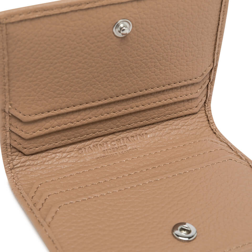 Interno del PORTAFOGLIO Gianni Chiarini in morbida pelle martellata con scomparti per carte.