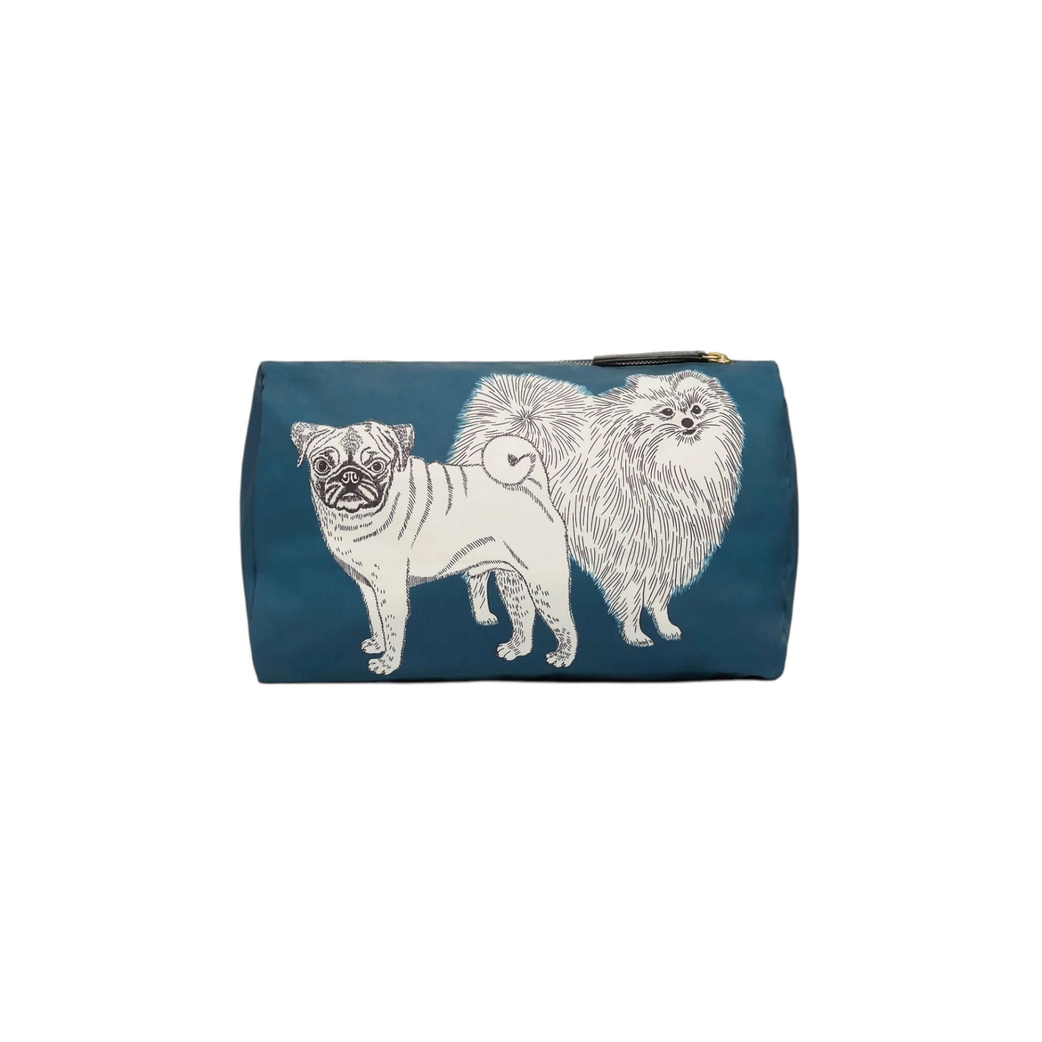 Trousse toutou in nylon riciclato con illustrazione di un bulldog e un pomeriggio su sfondo blu.