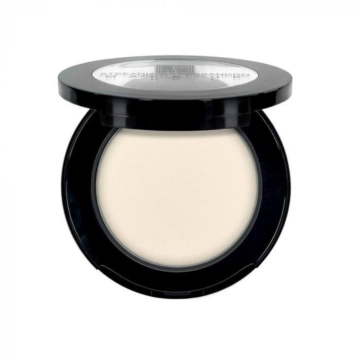 Ombretto Ivory compact powder for maximum color payoff and long-lasting wear, ideal for professional and everyday use.
