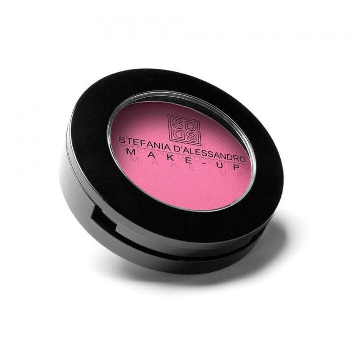 Ombretto Magenta by Stefania D'Alessandro in compact case, perfect for professional and daily use.