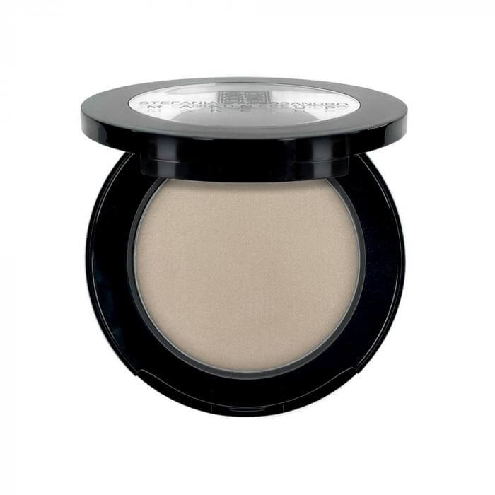 Ombretto Taupe in compact packaging, designed for professional use and daily wear, offering maximum color payoff.