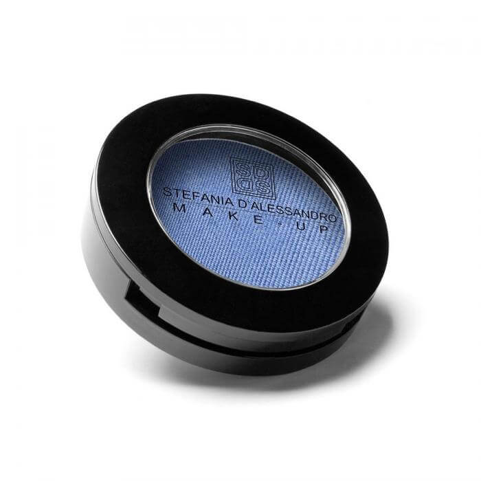 Frosty Blu ombretto blu perlato by Stefania D'Alessandro, a striking pearl blue eyeshadow in a compact.