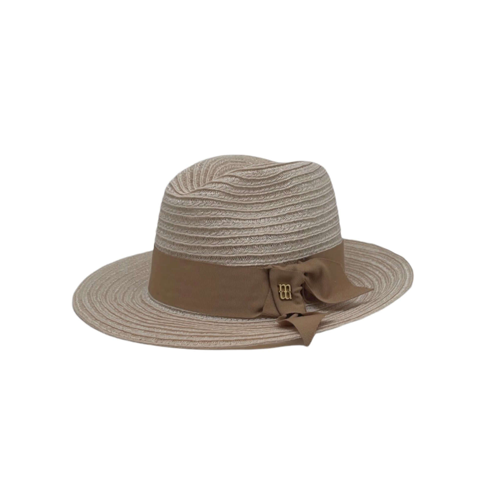 Cappello Righe con Fiocco Beige in paglia italiana, lavorazione a righe, nastro gros-grain e logo dorato.