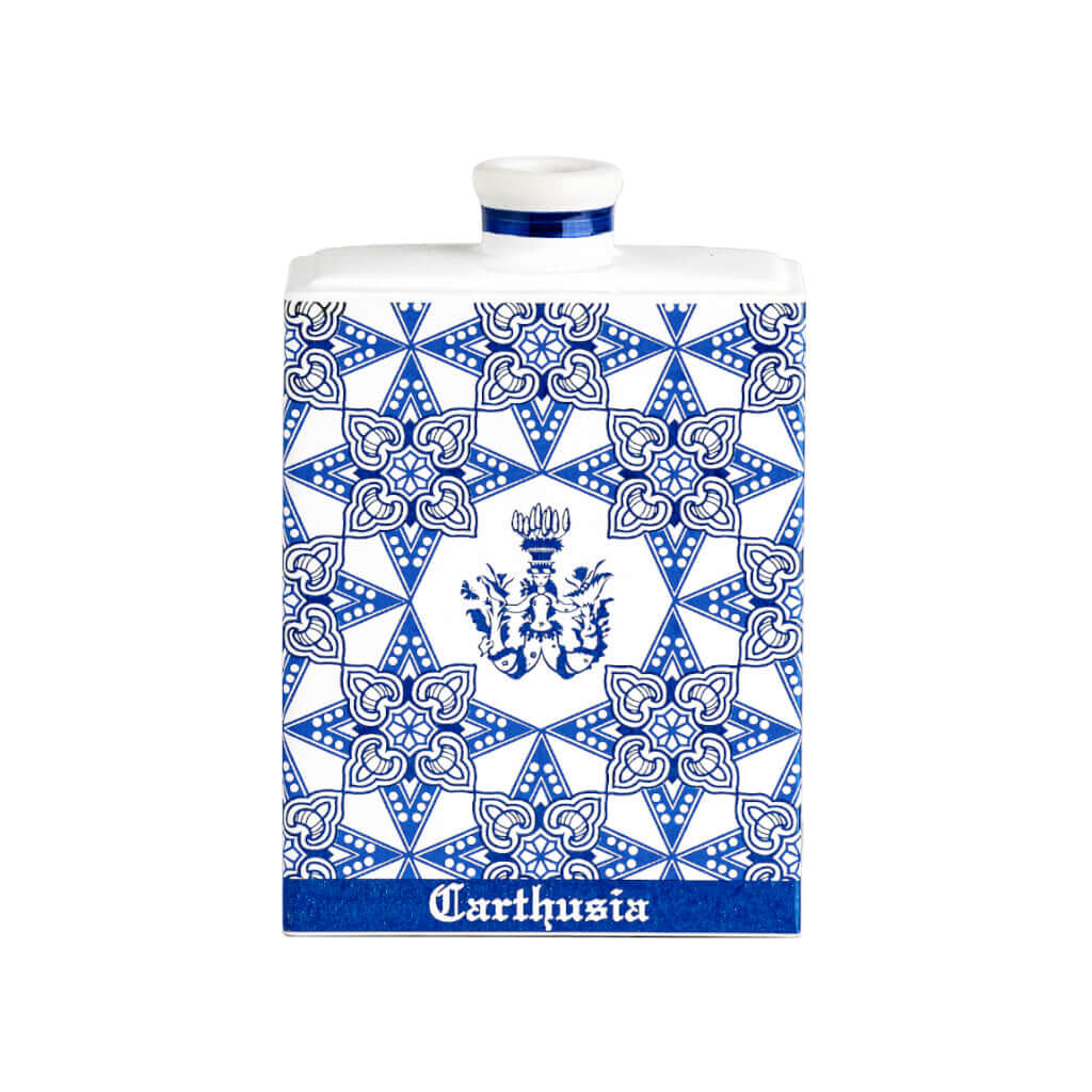 Ceramica Blu Diffusore with intricate blue patterns, handcrafted ceramic fragrance diffuser, elegant decor piece.