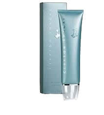 Latte Detergente 2 in 1, struccante e detergente lenitivo per pelle sensibile, 220 ml.