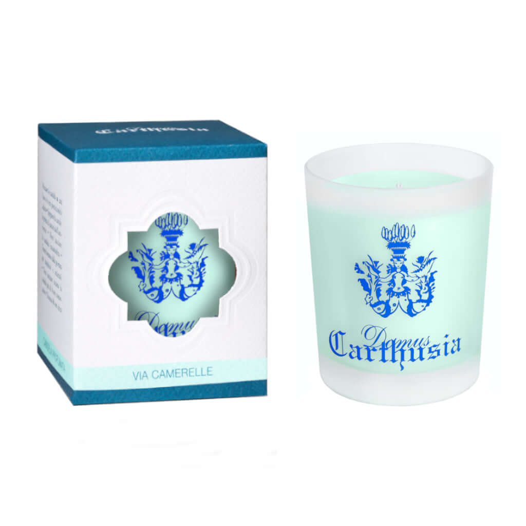 Candle in a frosted glass with Carthusia logo, accompanied by its Via Camerelle box, ideal for home fragrance.